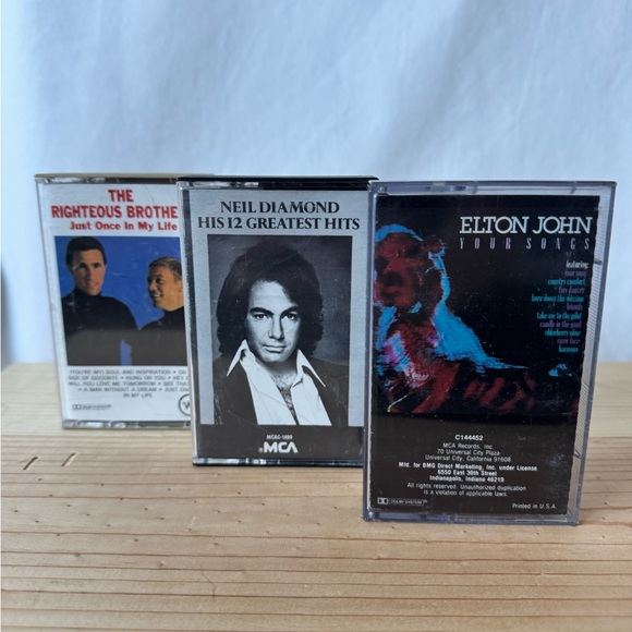 Set Of 3 Cassettes - The Righteous Brothers, Elton John, Neil Diamond - Picture 1 of 7